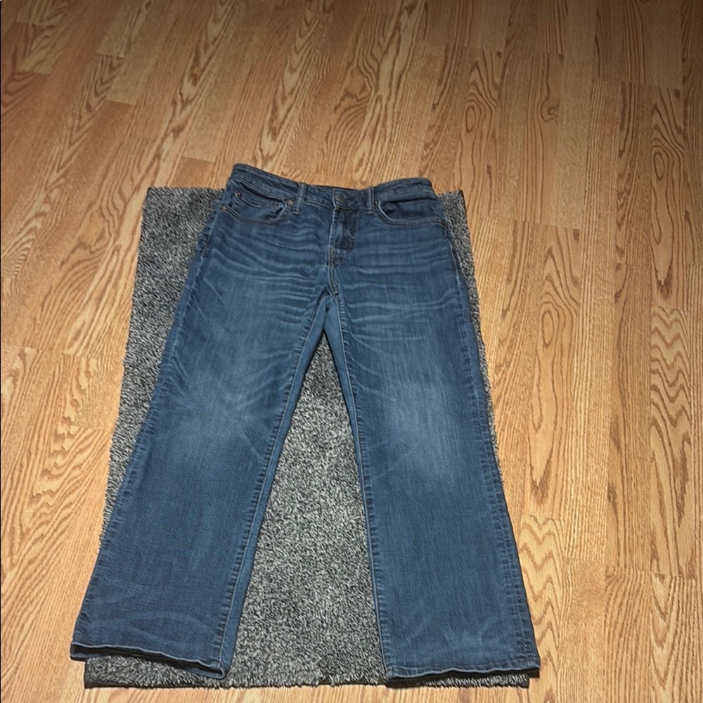 American Eagle Flex women’s jeans.